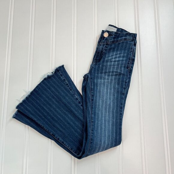 Uniq by Litz Mid Rise Flare Pin Stripe Jeans Size 25 - Picture 6 of 10